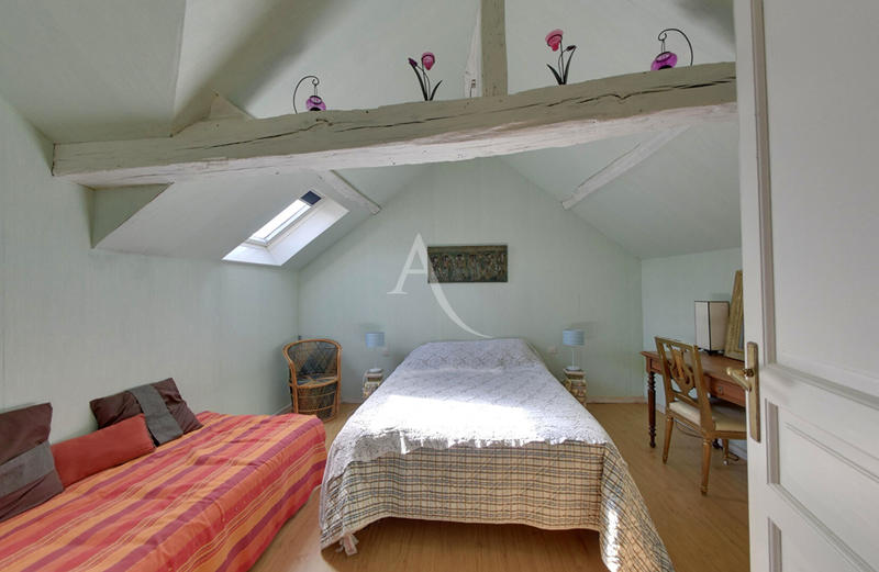 Maison - 218 m² - 6 pièces