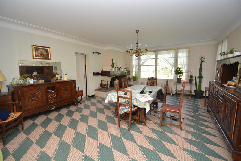 Maison - 214 m² - 8 pièces