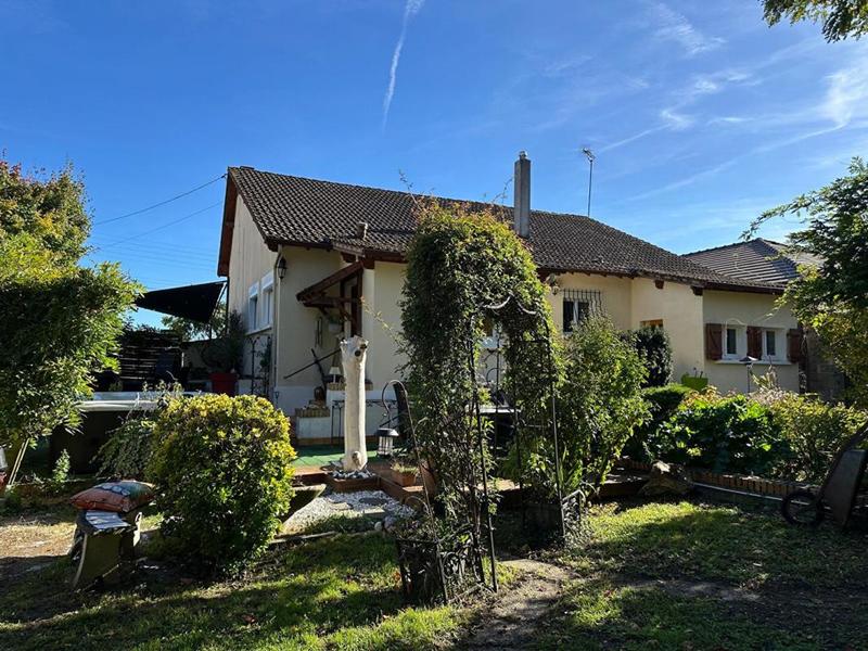Maison - 140 m² - 6 pièces