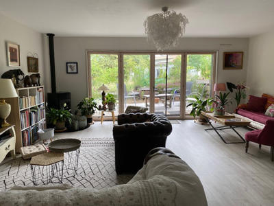 Maison de bois - 218 m² - 7 pièces