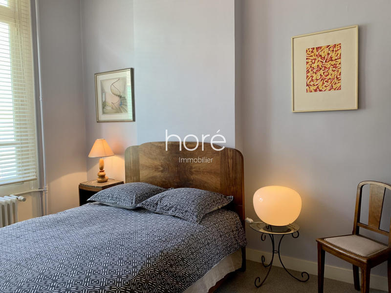 Maison - 210 m² - 9 pièces