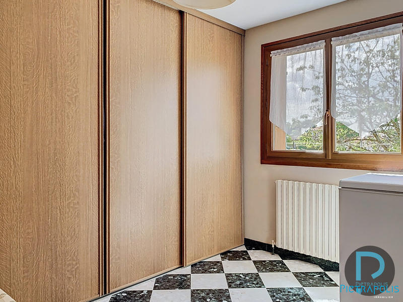 Maison - 202 m² - 6 pièces