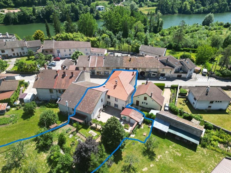 Maison de village - 257 m² - 9 pièces