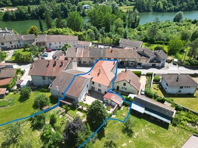 Maison de village - 257 m² - 9 pièces