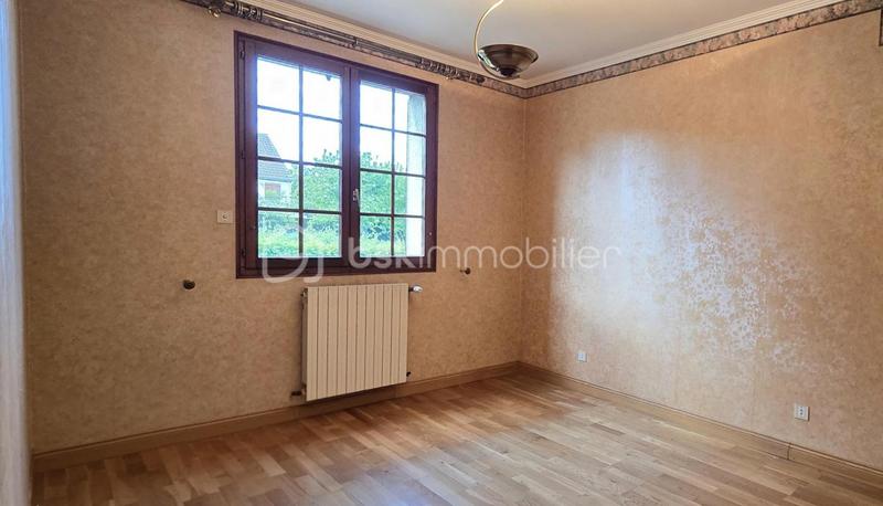 Maison traditionnelle - 198 m² - 8 pièces