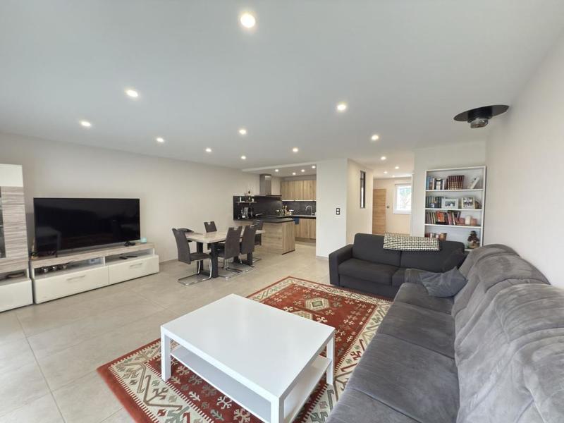 Maison traditionnelle - 135 m² - 5 pièces