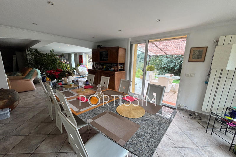 Maison - 224 m² - 5 pièces