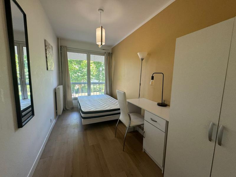 Appartement - 75 m² - 5 pièces