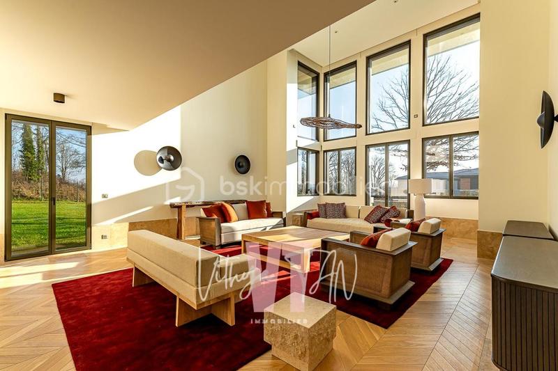 Villa - 368 m² - 10 pièces