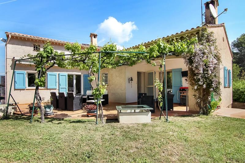 Maison - 238 m² - 9 pièces