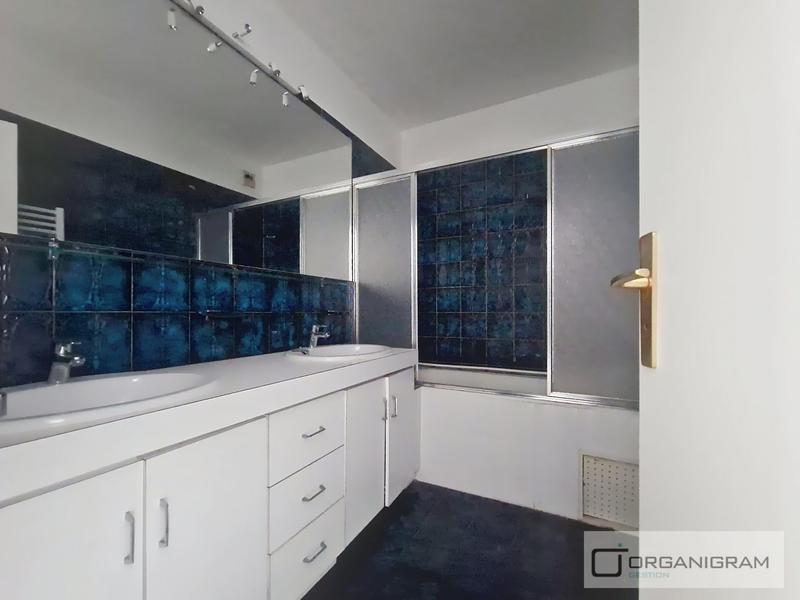 Appartement - 90 m² - 3 pièces