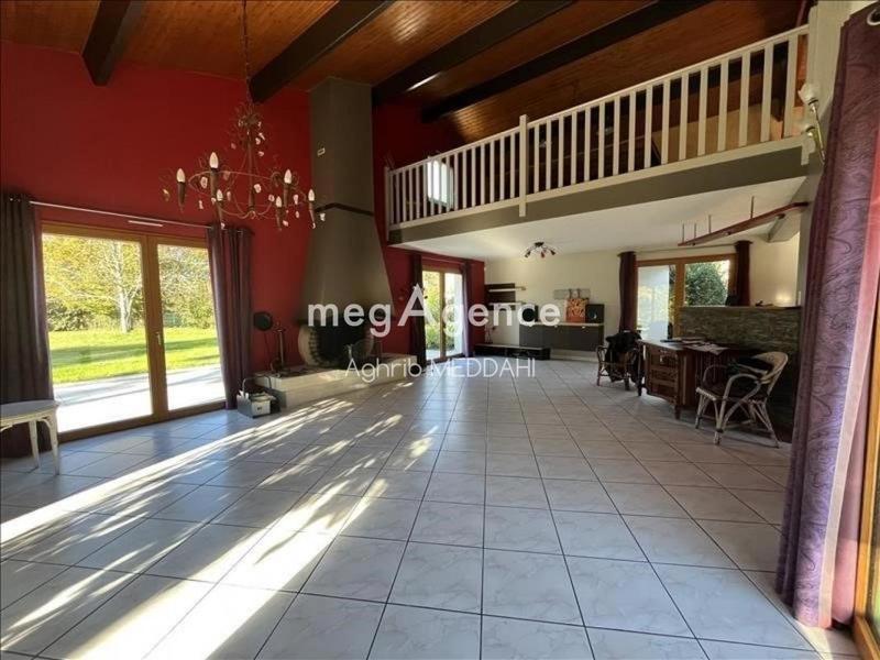 Maison - 240 m² - 5 pièces