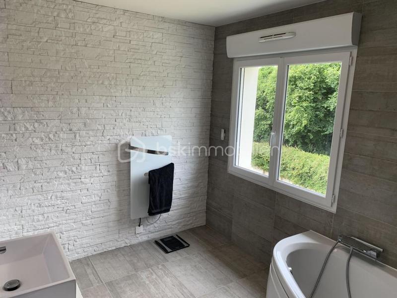 Maison traditionnelle - 159 m² - 6 pièces