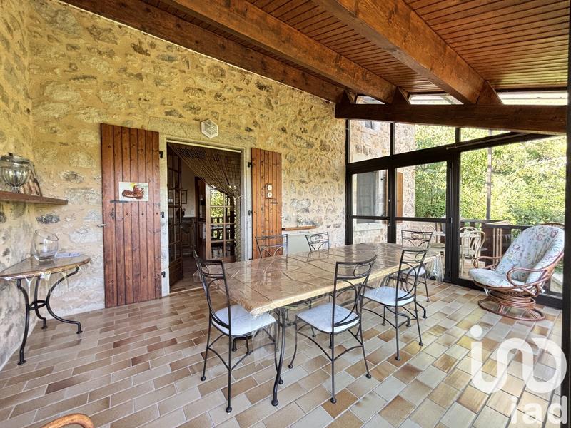 Maison - 220 m² - 10 pièces