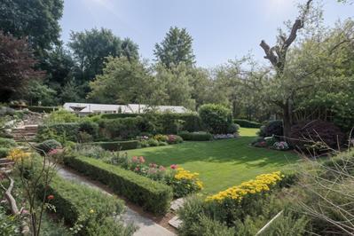 Maison - 230 m² - 8 pièces