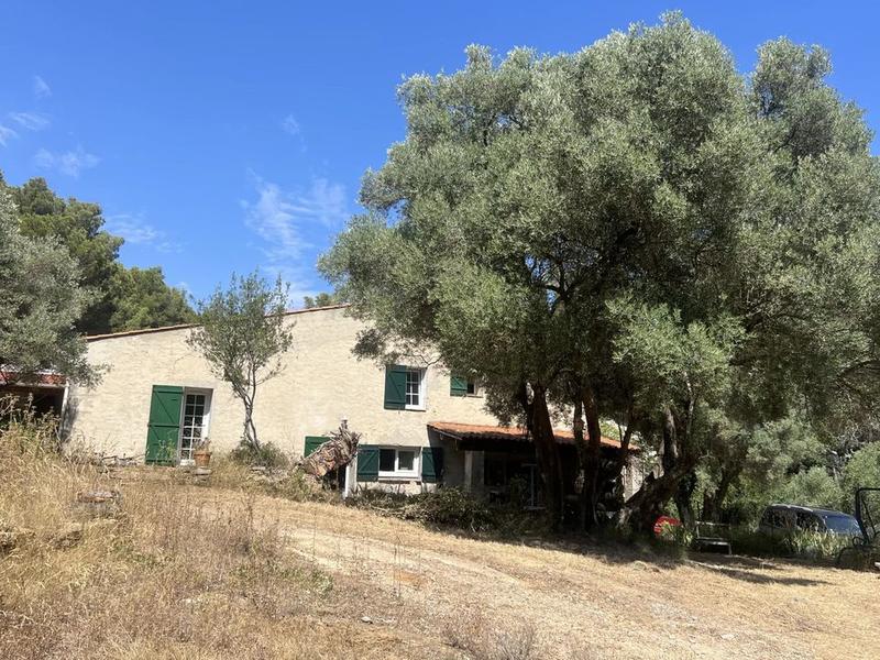 Maison - 230 m² - 7 pièces