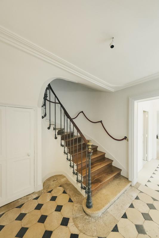 Maison - 876 m² - 20 pièces