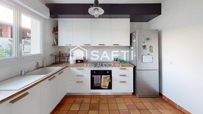 Maison - 185 m² - 9 pièces