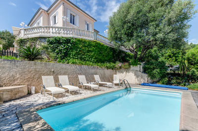 Villa - 280 m² - 8 pièces