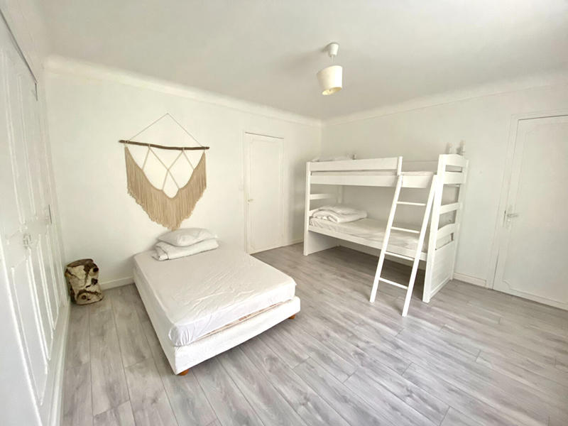 Maison - 220 m² - 7 pièces