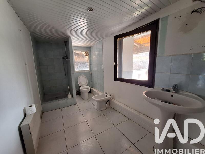 Maison - 200 m² - 5 pièces