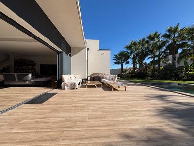 Maison - 200 m² - 6 pièces