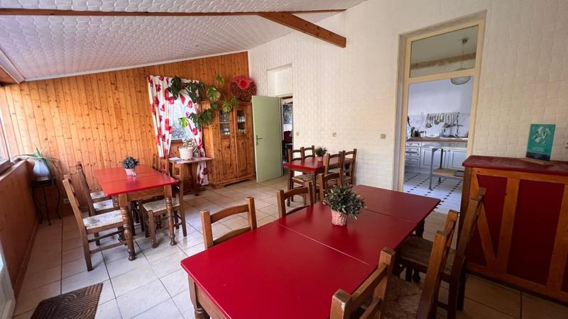 Maison - 207 m² - 8 pièces