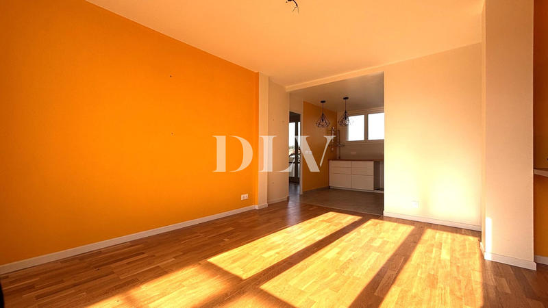Appartement - 75 m² - 5 pièces