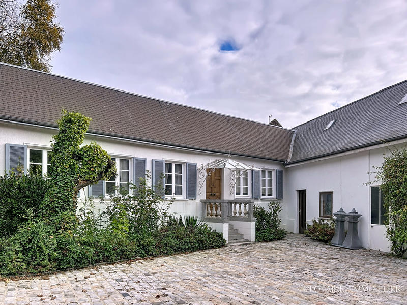 Maison ancienne - 340 m² - 10 pièces