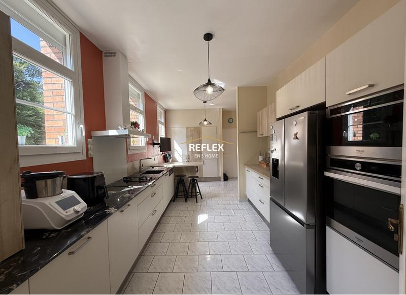 Propriété - 310 m² - 30 pièces