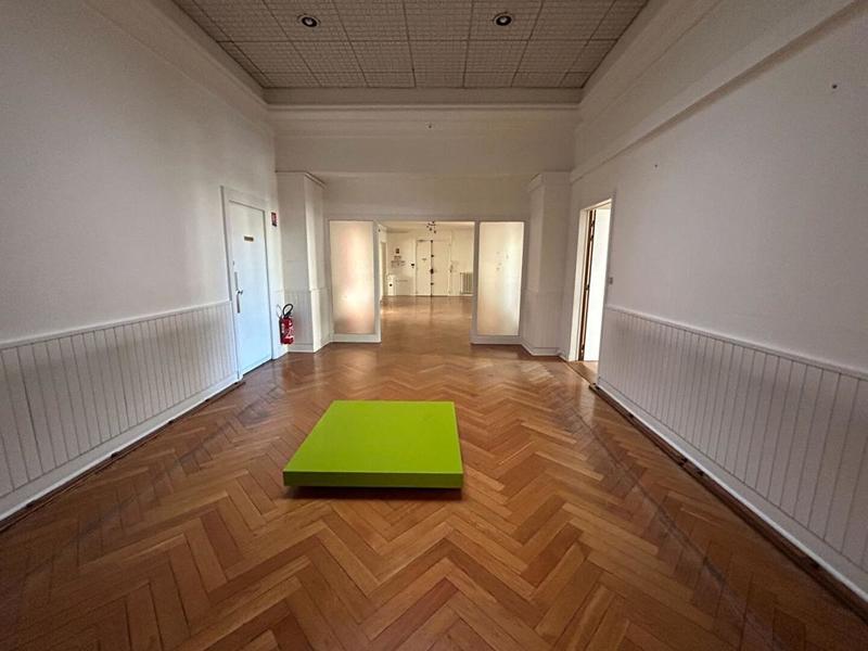 Appartement - 305 m² - 8 pièces