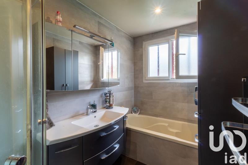 Maison - 80 m² - 5 pièces