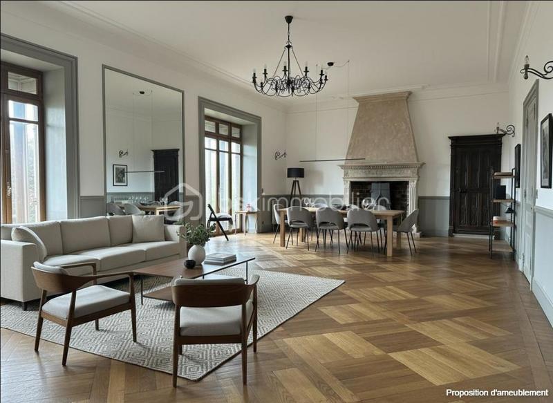 Maison - 180 m² - 8 pièces