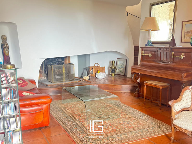 Propriété - 170 m² - 6 pièces