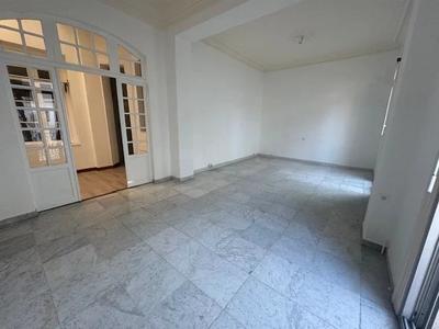 Appartement - 100 m² - 4 pièces