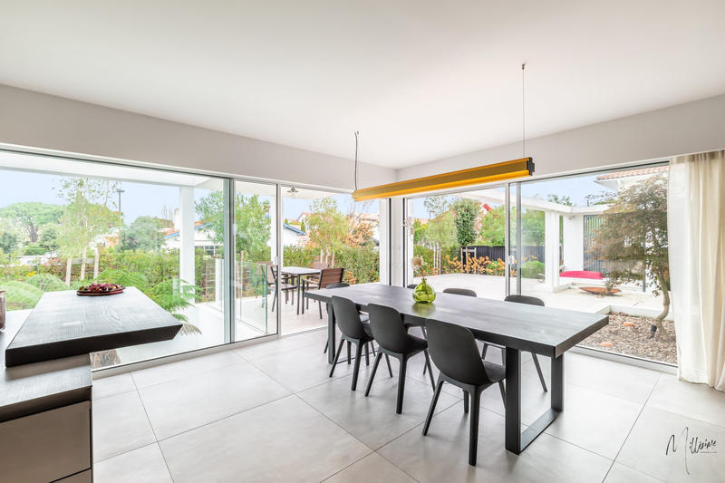 Maison - 311 m² - 8 pièces