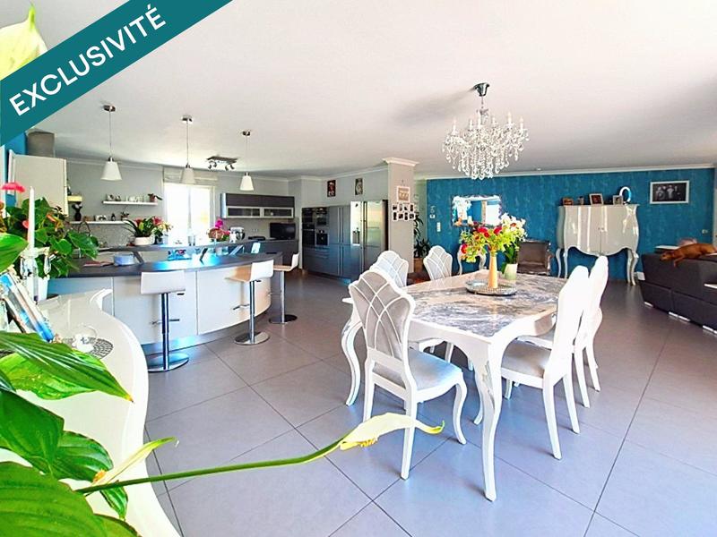 Villa - 242 m² - 8 pièces