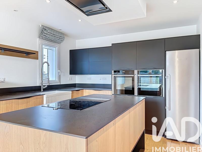 Maison - 180 m² - 5 pièces