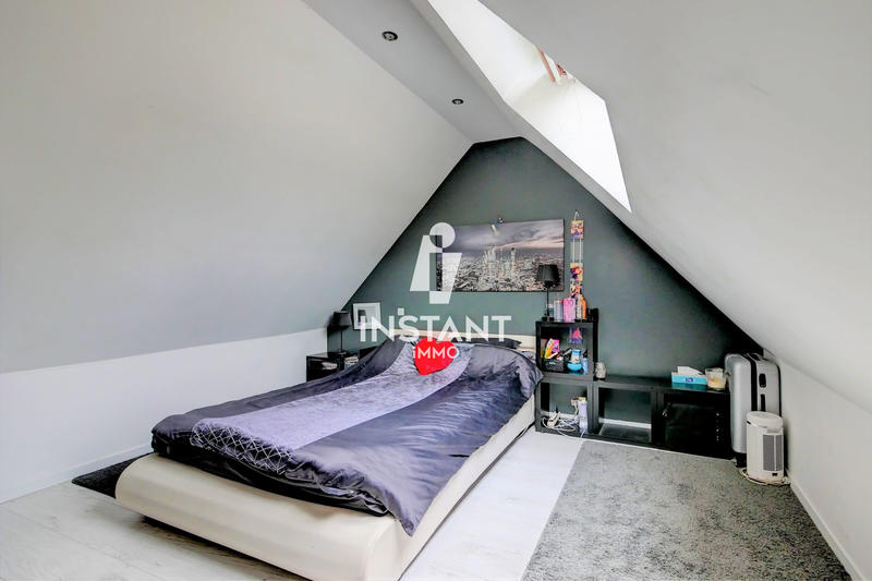 Maison - 210 m² - 9 pièces