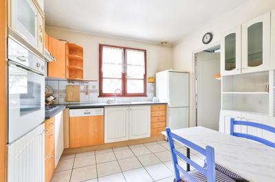 Maison traditionnelle - 140 m² - 7 pièces