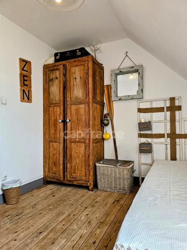 Maison - 245 m² - 9 pièces