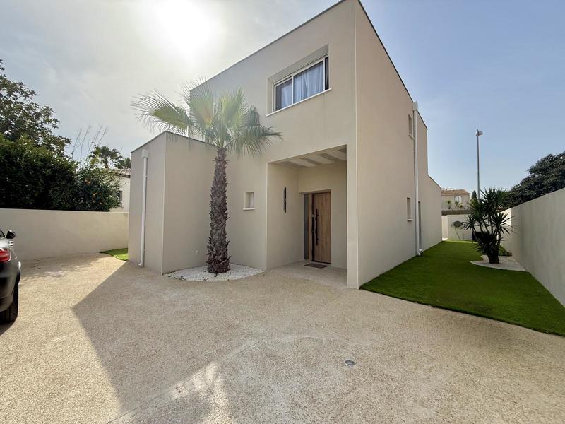 Maison - 170 m² - 6 pièces