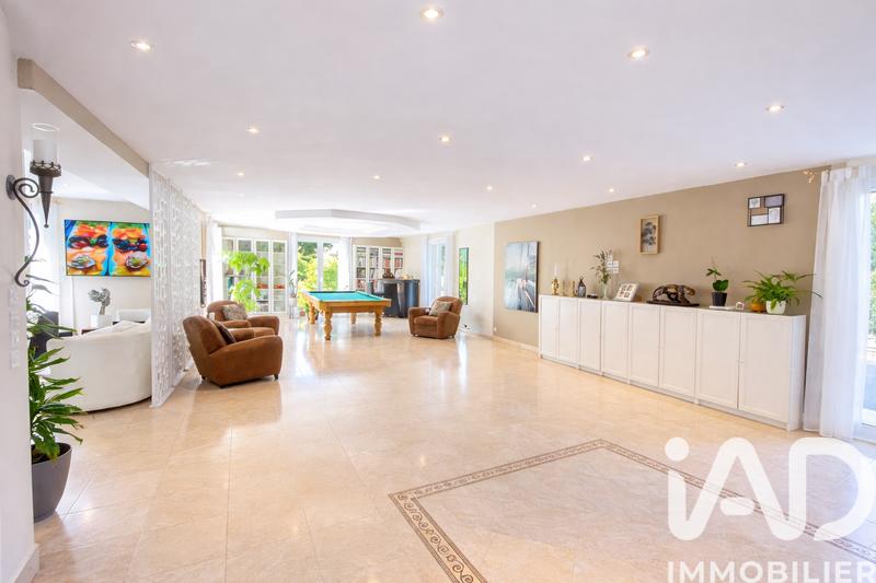 Maison - 480 m² - 12 pièces