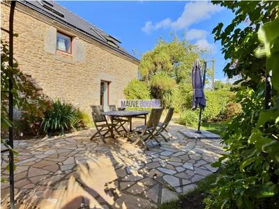 Maison - 240 m² - 9 pièces