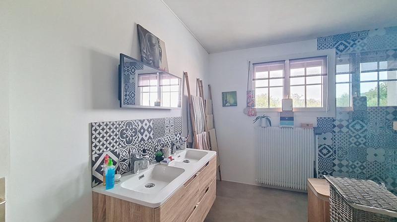 Maison - 216 m² - 7 pièces