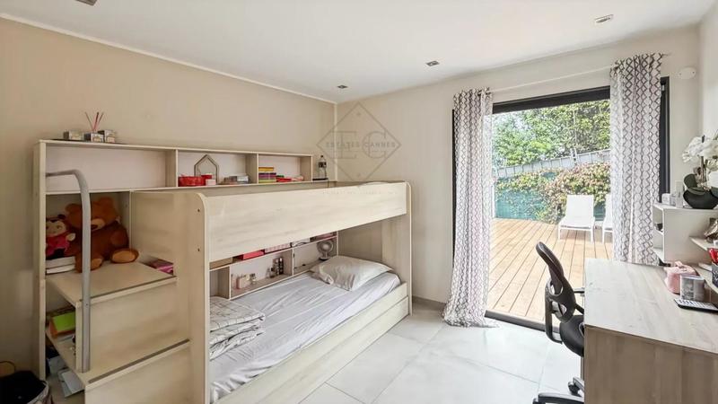 Villa - 170 m² - 6 pièces