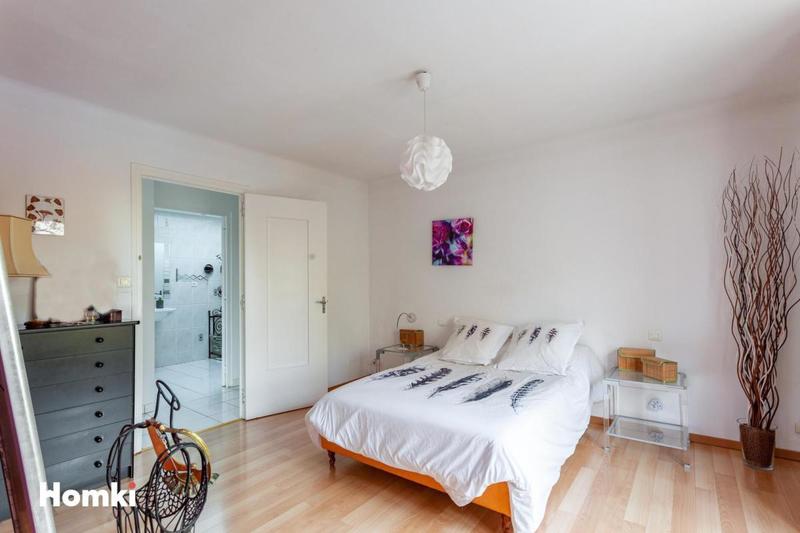 Maison - 186 m² - 8 pièces