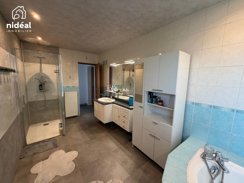 Maison - 196 m² - 6 pièces