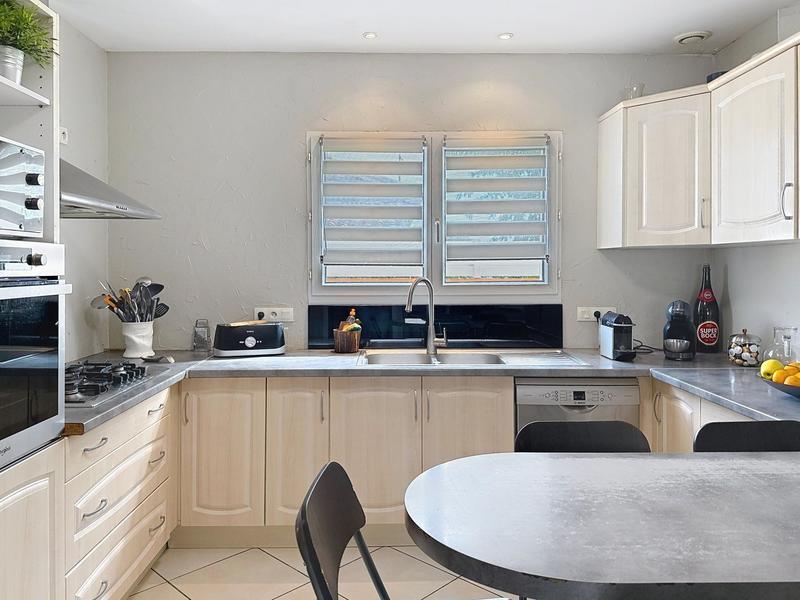 Maison - 169 m² - 6 pièces