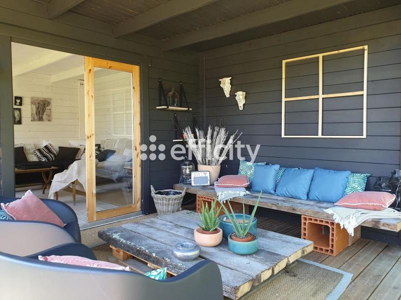 Maison - 250 m² - 8 pièces